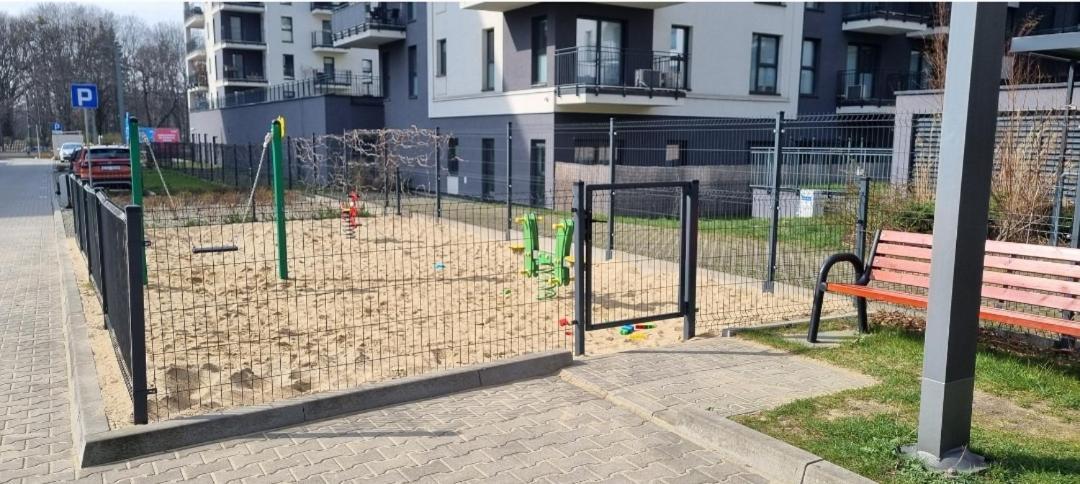 Apple Apartments - Gdanska Prywatne Miejsce Parkingowe Lodź Bagian luar foto